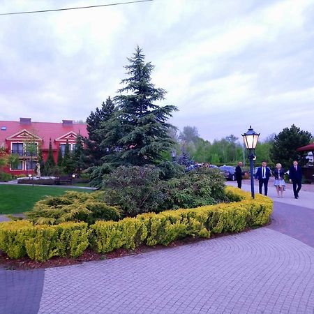 Hotel Milord Pułtusk Bagian luar foto