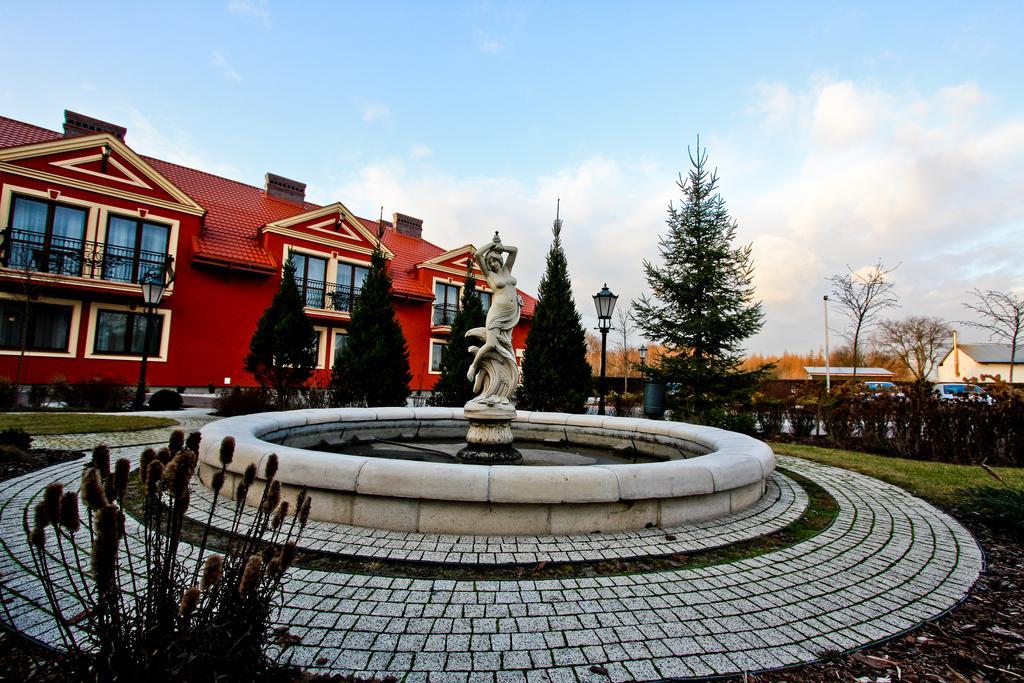 Hotel Milord Pułtusk Bagian luar foto