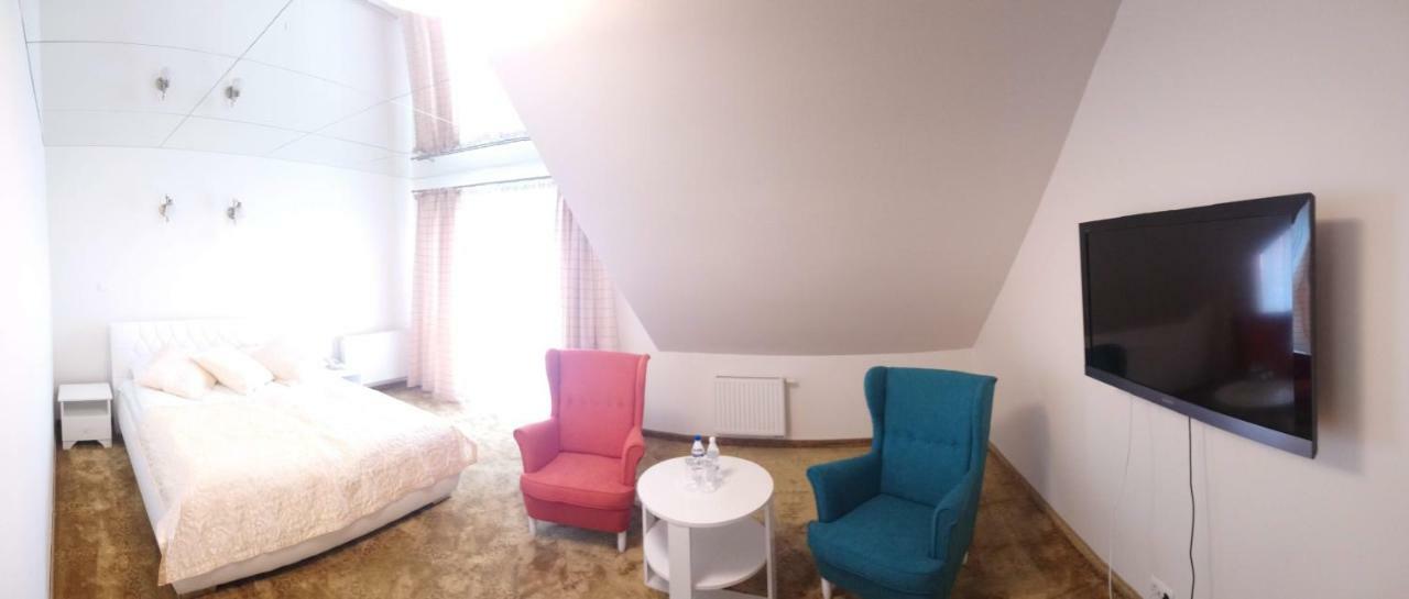 Hotel Milord Pułtusk Bagian luar foto