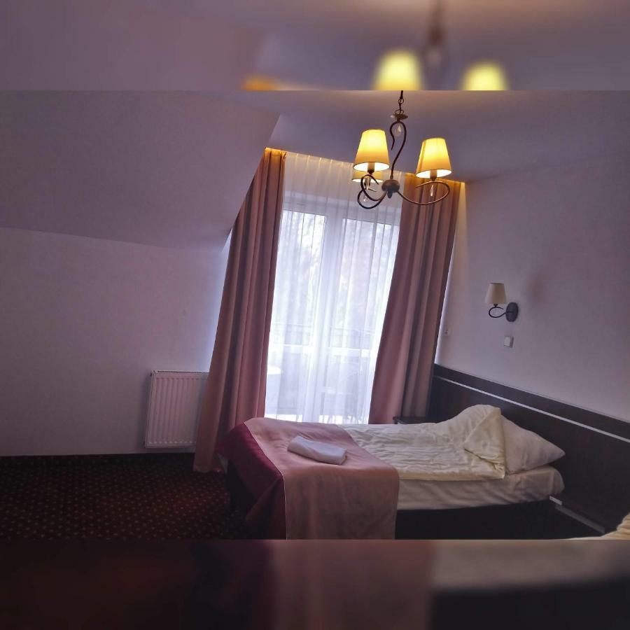 Hotel Milord Pułtusk Bagian luar foto
