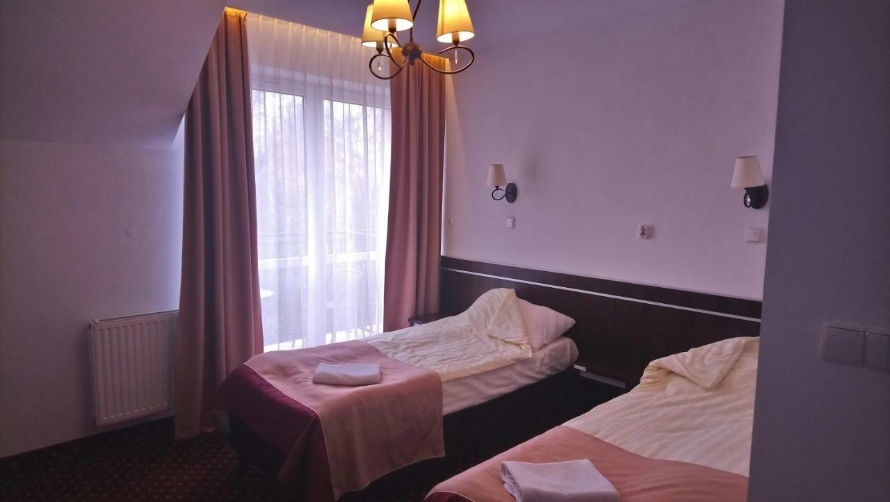 Hotel Milord Pułtusk Bagian luar foto