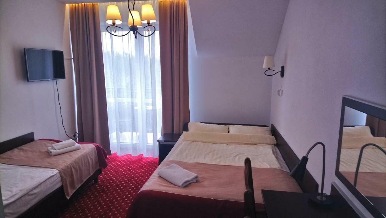Hotel Milord Pułtusk Bagian luar foto
