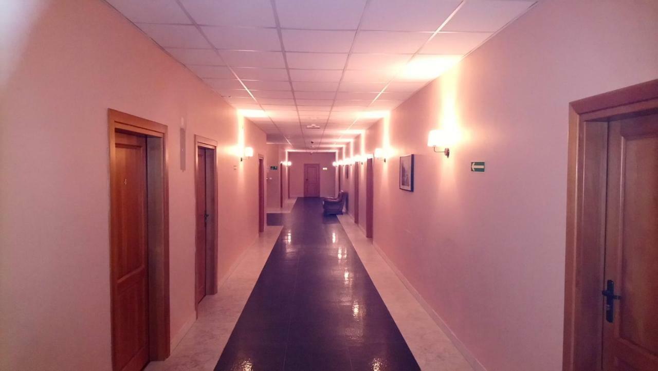 Hotel Milord Pułtusk Bagian luar foto