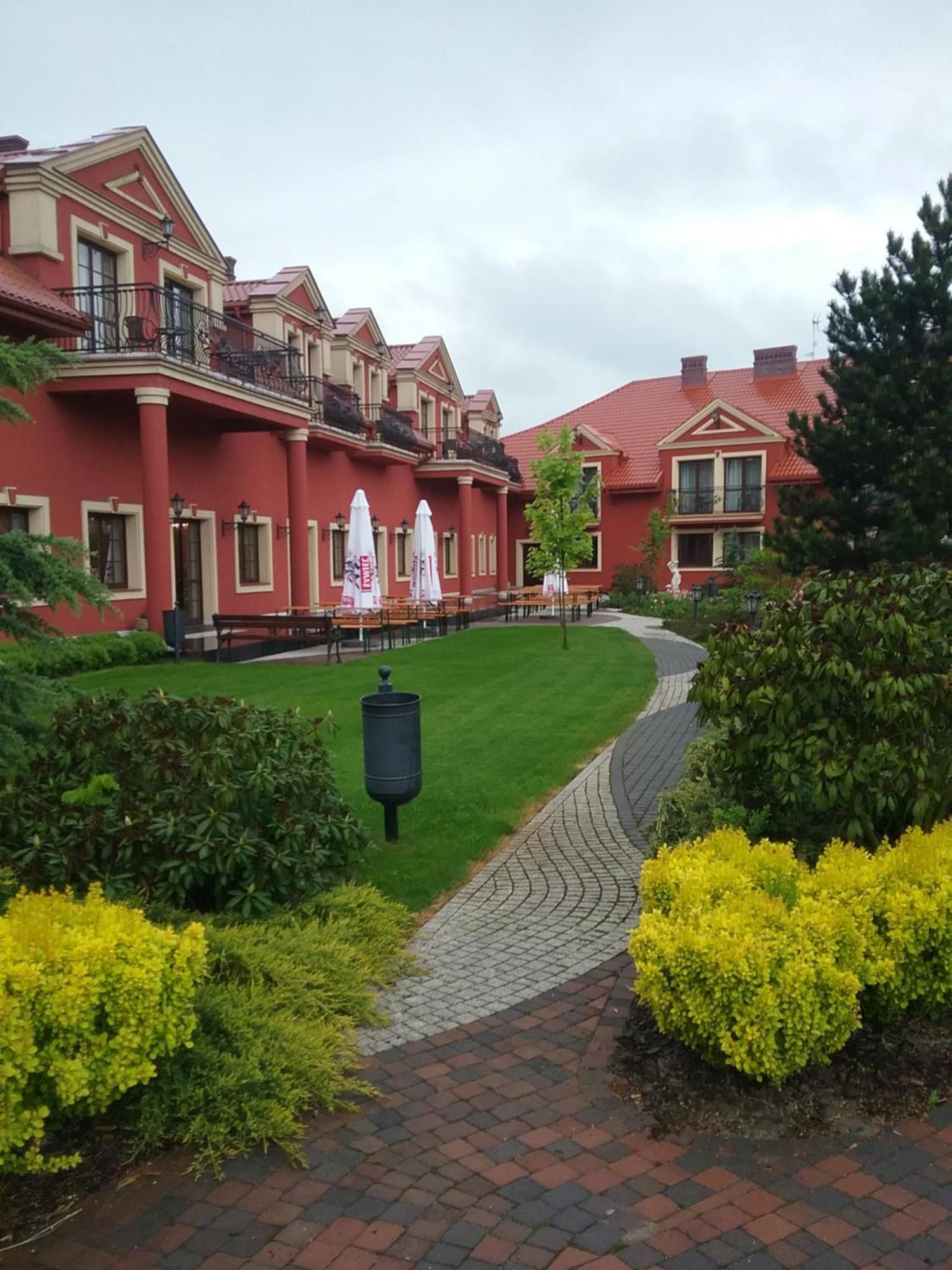 Hotel Milord Pułtusk Bagian luar foto